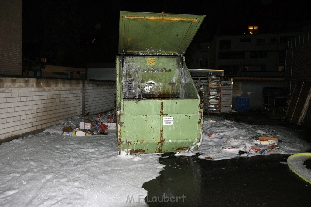 Feuer Papp Presscontainer Koeln Hoehenberg Bochumerstr P415.JPG - Miklos Laubert